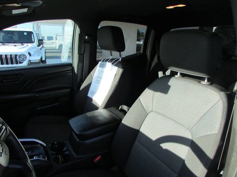 Used 2024 Chevrolet Colorado W/T w/ Safety Package RWD image 13