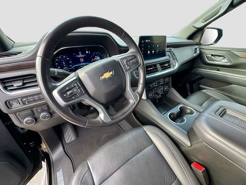 Used 2022 Chevrolet Suburban LT image 9