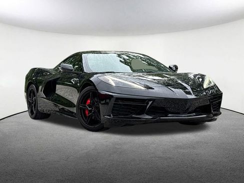 Used 2020 Chevrolet Corvette Stingray Coupe w/ 1LT RWD image 2