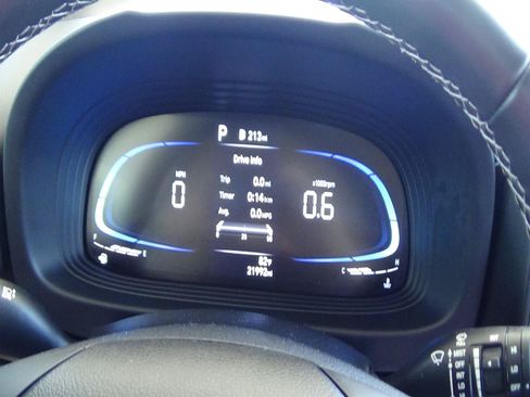 Used 2025 Hyundai Venue SEL FWD image 20