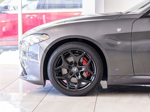 Used 2022 Alfa Romeo Giulia Ti AWD/4WD image 8