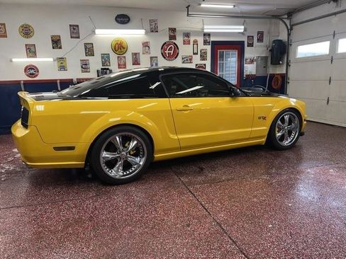Used 2008 Ford Mustang GT Premium RWD image 3