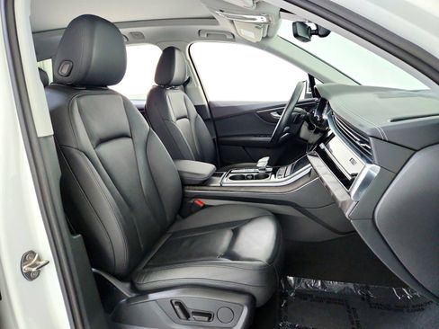 Used 2023 Audi Q7 3.0T Premium w/ Convenience Package image 22