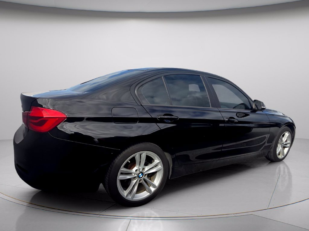 Used 2017 BMW 320i Sedan RWD image 6