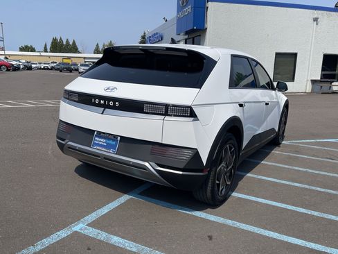 Certified 2024 Hyundai Ioniq 5 SEL RWD image 5