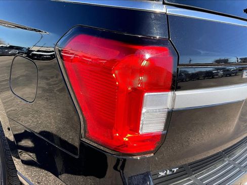 Used 2024 Ford Expedition Max XLT image 27