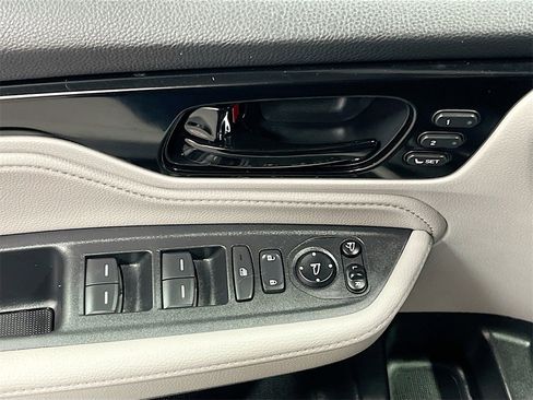 Used 2024 Honda Odyssey Elite image 18