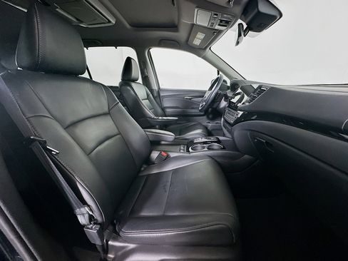 Used 2019 Honda Pilot Touring image 34