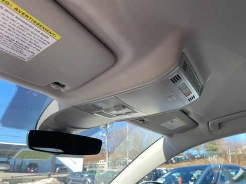 Certified 2024 Volkswagen Taos SE image 24