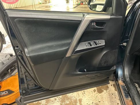 Used 2018 Toyota RAV4 LE w/ All Weather Liner Package FWD image 15