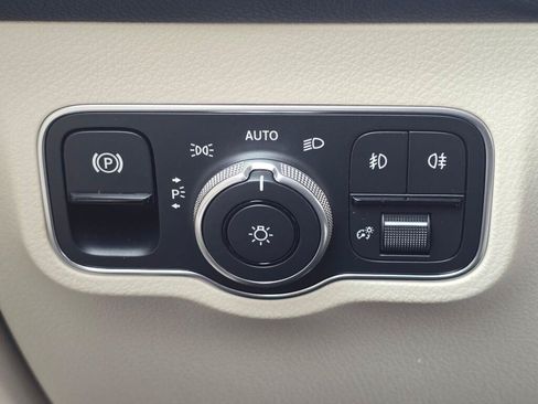 New 2026 Mercedes-Benz GLB 250 4MATIC image 38