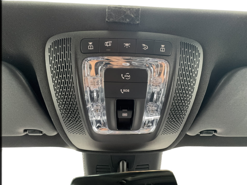 Used 2025 Mercedes-Benz GLB 250 4MATIC image 42