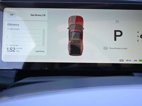 Used 2025 Rivian R1T Adventure image 32