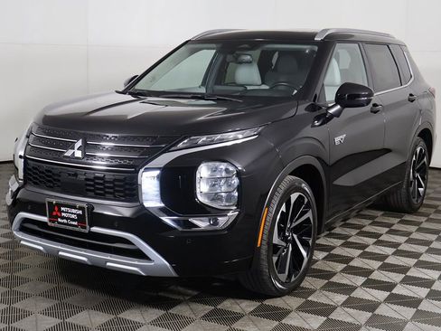 Used 2023 Mitsubishi Outlander SEL AWD/4WD image 13