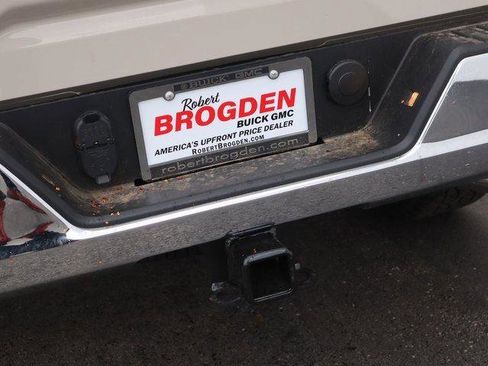 New 2026 GMC Sierra 2500 SLE w/ SLE Value Package; image 8