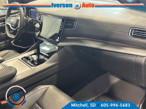 New 2026 Jeep Grand Wagoneer Limited image 32