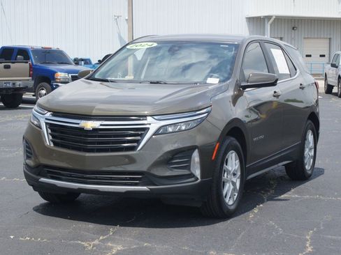 Used 2024 Chevrolet Equinox LT FWD image 2