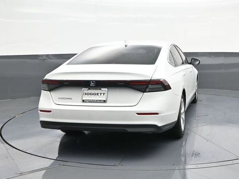 Used 2025 Honda Accord LX image 11