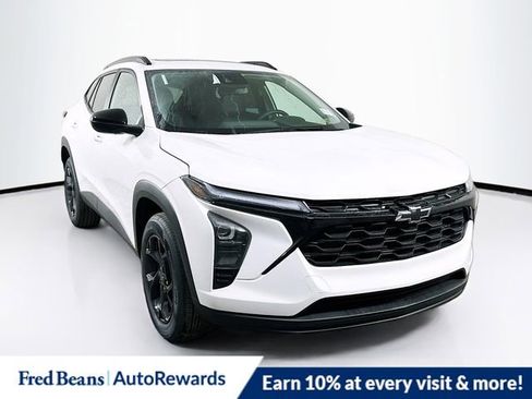 New 2026 Chevrolet Trax LT w/ Sunroof Package image 1