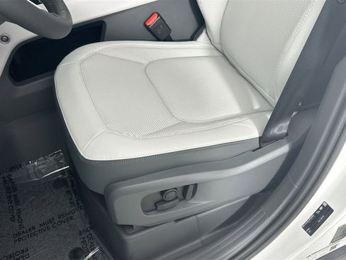 Used 2026 Land Rover Defender 110 S image 17