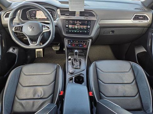 Used 2022 Volkswagen Tiguan SEL R-Line AWD/4WD image 17