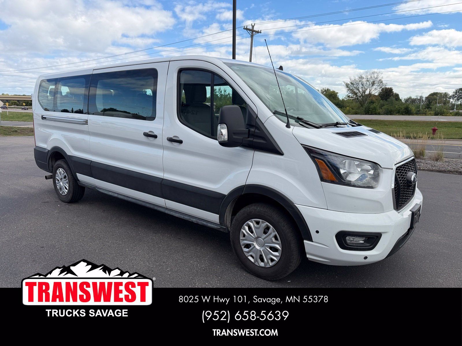 Used 2025 Ford Transit 350 XLT RWD image 4