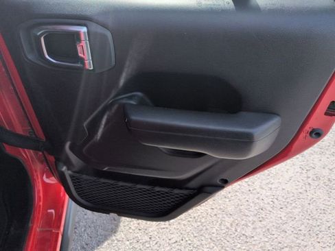 Used 2025 Jeep Wrangler Rubicon image 30