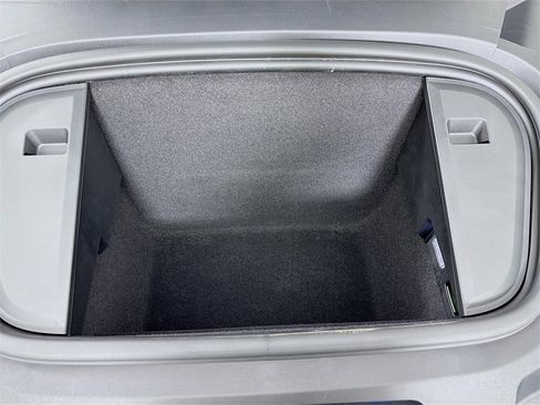 Used 2022 Porsche Taycan image 31