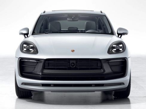 New 2026 Porsche Macan Turbo image 8