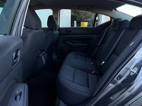 Used 2025 Nissan Altima 2.5 SV image 12