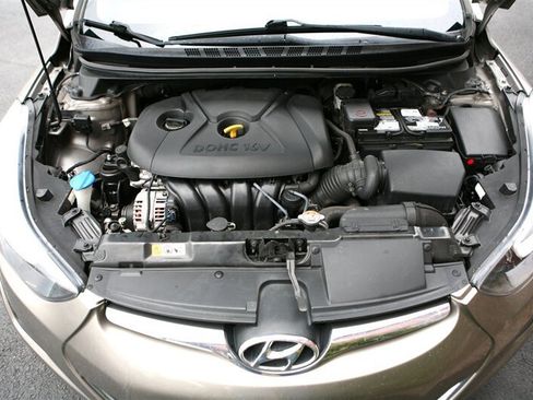 Used 2016 Hyundai Elantra SE image 7