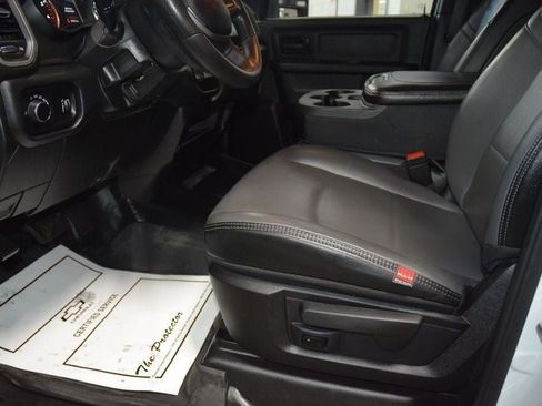 Used 2024 RAM 3500 Tradesman w/ Chrome Appearance Group image 29