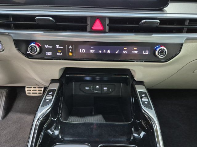 Certified 2025 Kia Sorento SX Prestige AWD/4WD image 24
