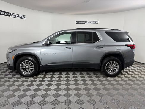 Used 2023 Chevrolet Traverse LT image 3