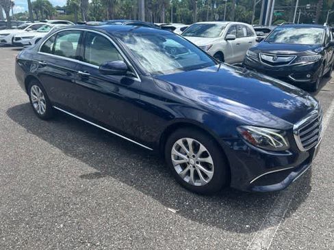 Used 2017 Mercedes-Benz E 300 4MATIC image 7