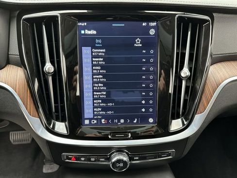 Certified 2023 Volvo S60 T8 Ultimate image 16