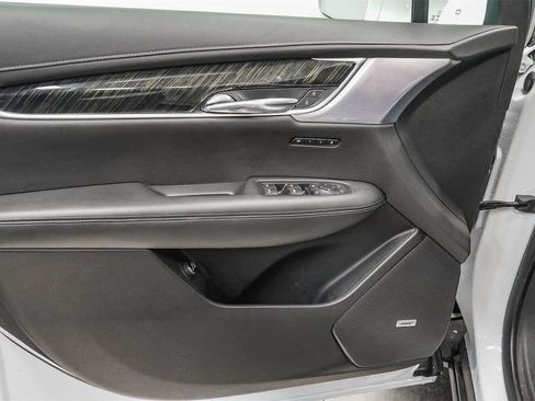 Used 2020 Cadillac XT6 Premium Luxury image 22