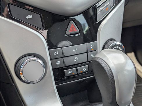 Used 2016 Chevrolet Cruze LS image 17