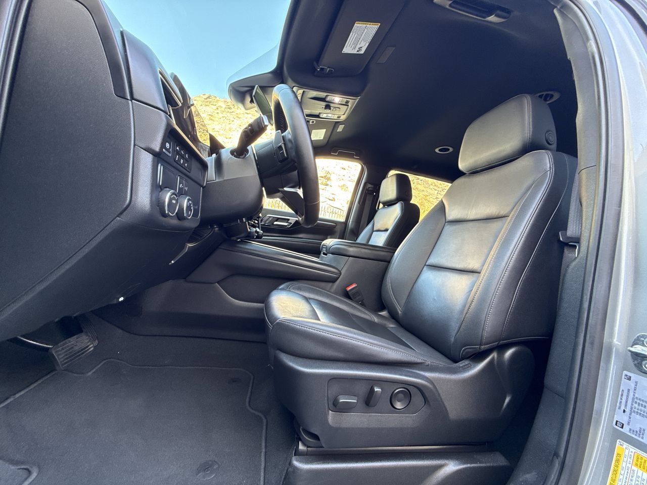 Used 2025 Chevrolet Tahoe LT RWD image 19