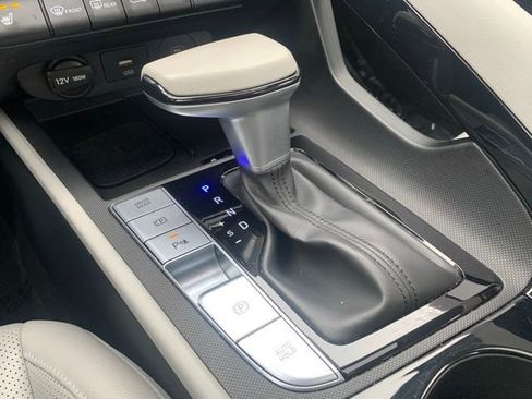 Certified 2024 Hyundai Elantra Limited image 22