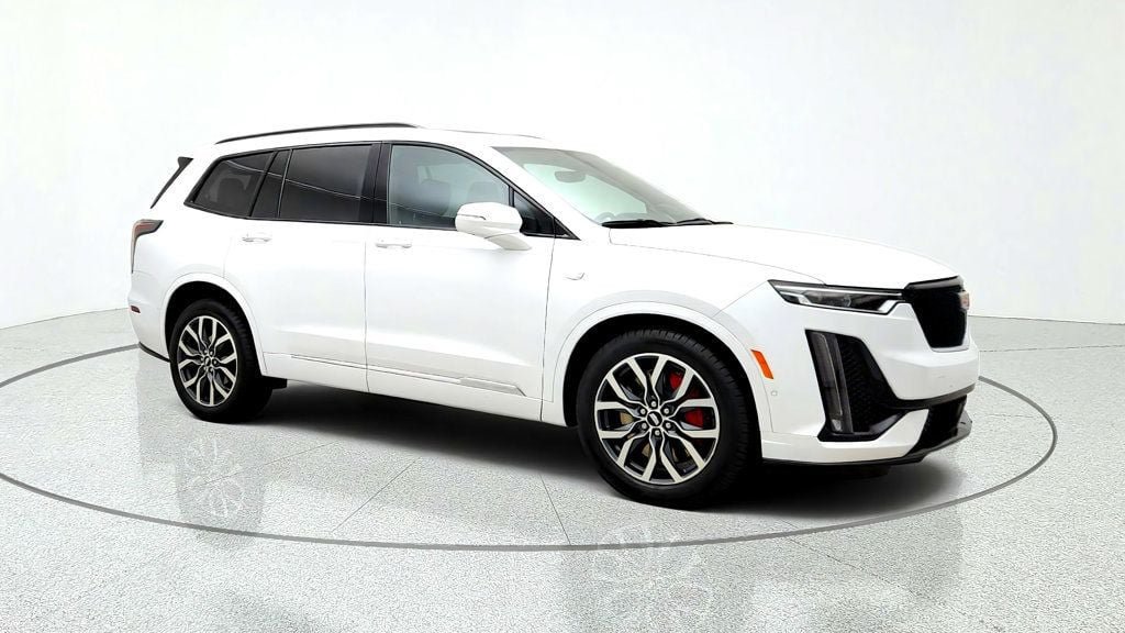 Used 2024 Cadillac XT6 Sport w/ Platinum Package AWD/4WD image 3