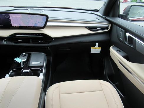 New 2026 Buick Enclave Preferred image 13