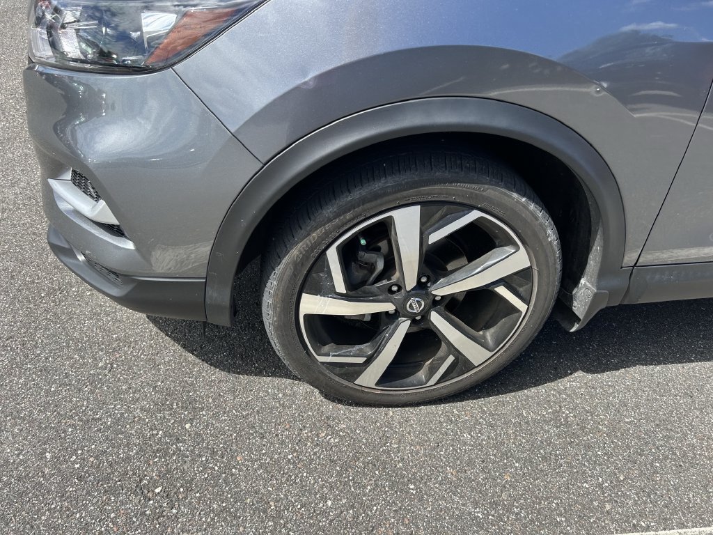 Used 2022 Nissan Rogue Sport SL AWD/4WD image 9