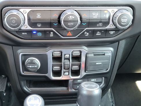 Used 2021 Jeep Wrangler Unlimited Sahara AWD/4WD image 20