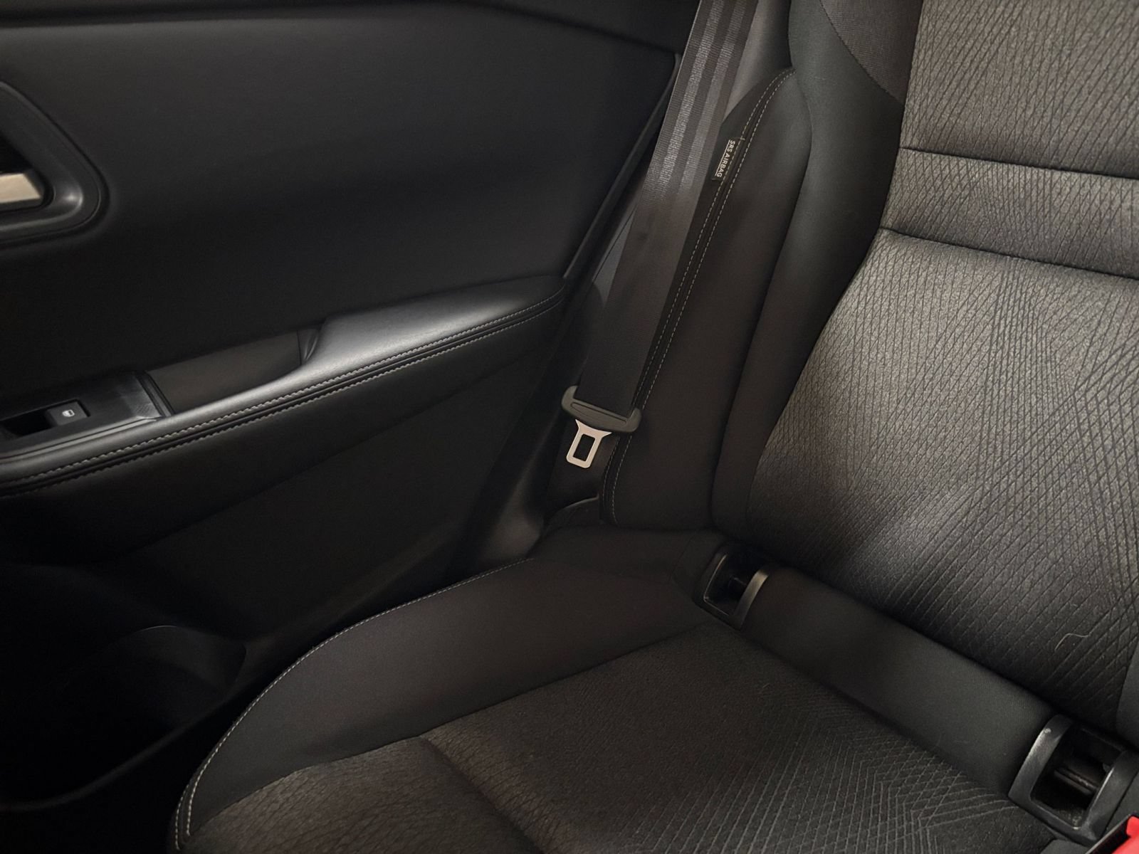 Used 2025 Nissan Rogue SV FWD image 40