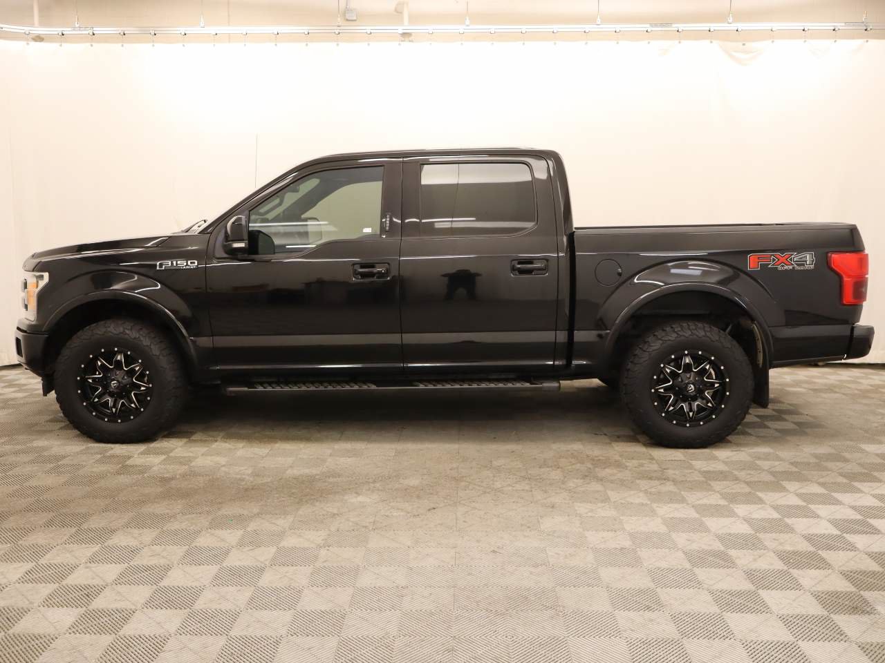 Used 2018 Ford F150 Lariat w/ Equipment Group 501A Mid AWD/4WD image 2