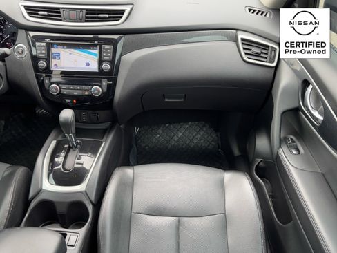 Used 2016 Nissan Rogue SL w/ SL Premium Package image 16