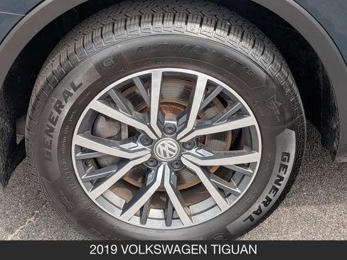 Used 2019 Volkswagen Tiguan SE AWD/4WD image 28