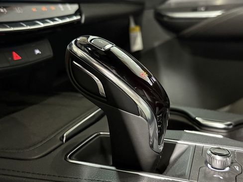 New 2025 Cadillac XT4 Premium Luxury image 28