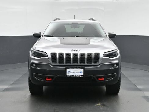 Used 2019 Jeep Cherokee Trailhawk AWD/4WD image 2